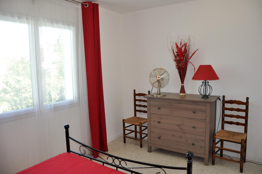Appartement Dans Villa St Raphael Saint-Raphaël Szoba fotó